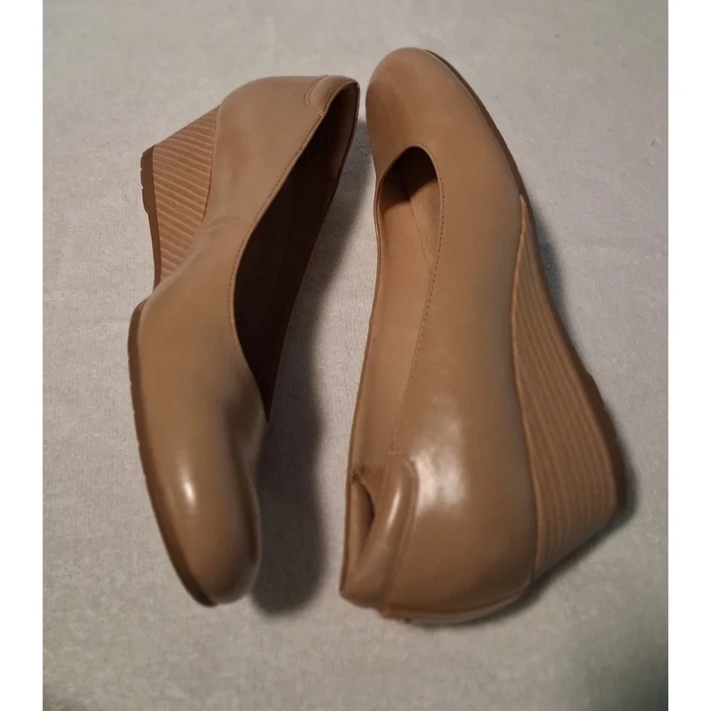 Womens Dress Shoes Dr. Scholl's Be Flex Wedge Pump 11M Taupe Classic Nude Chunky